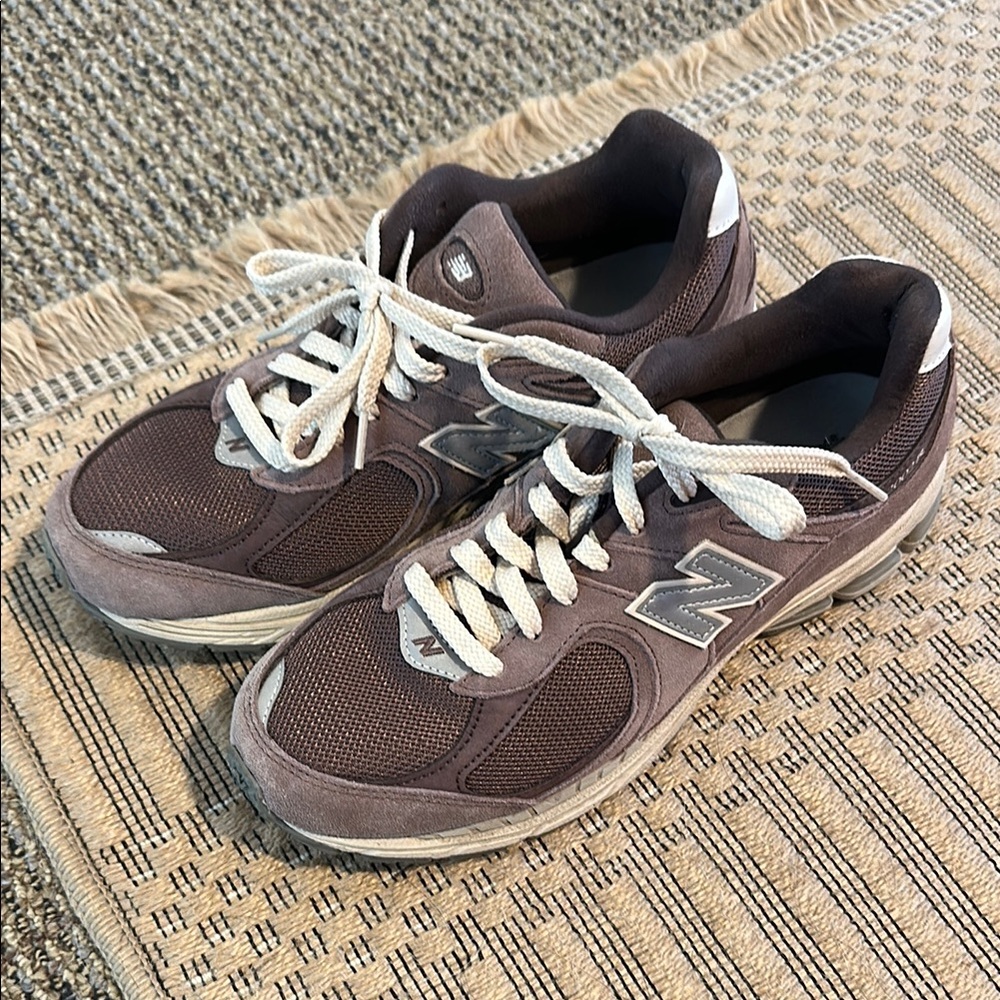 New Balance 2002R in Black Fig (11.5W/10M)